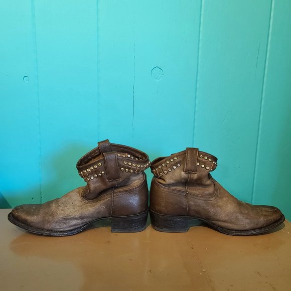 Frye Diana Cut Stud Boot - Size 10 - Picture 2 of 6